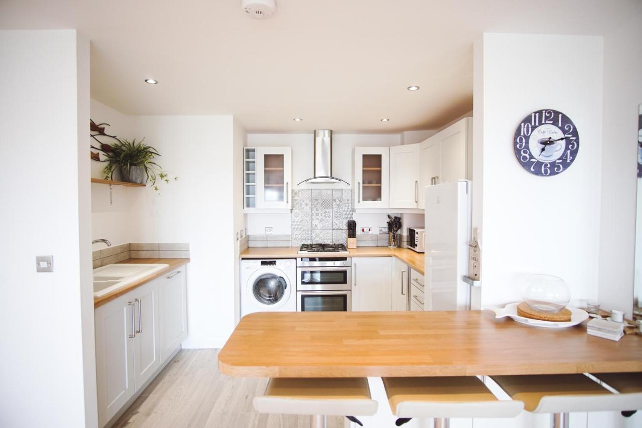 Appartamento Stunning Two Bed Sea View With Pool & Gym New Quay